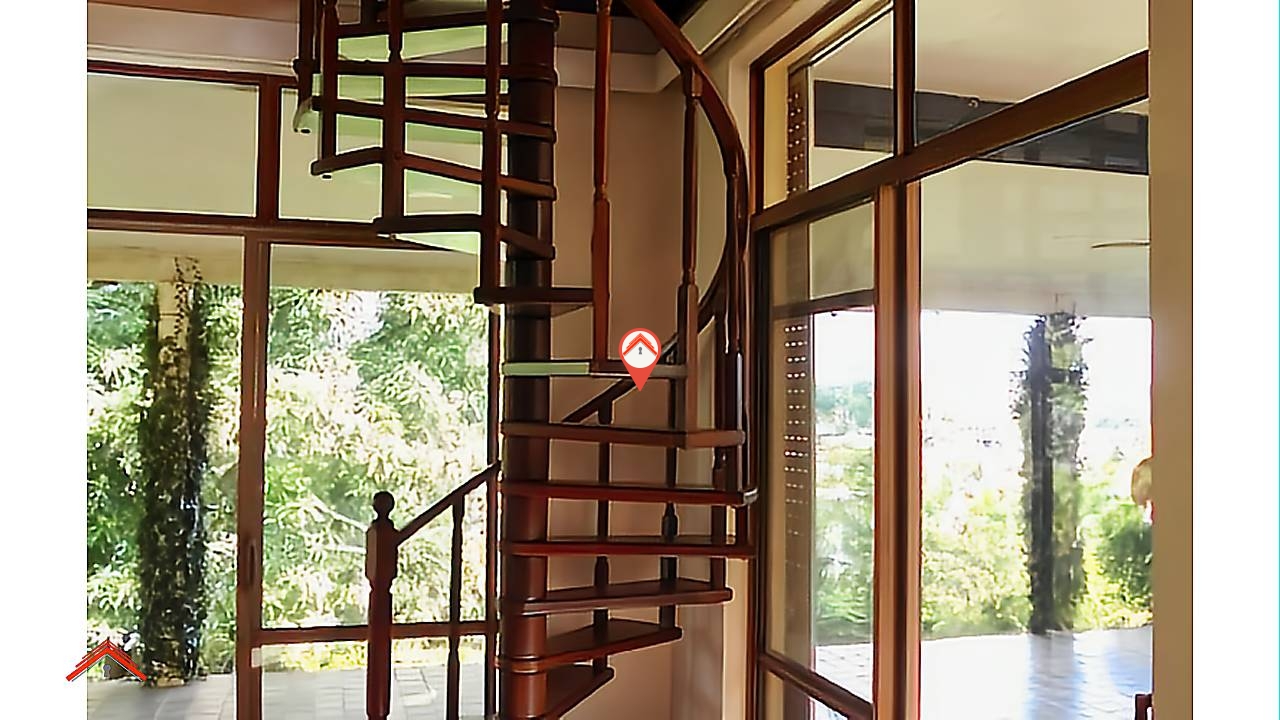 Circular-stairs-to-upstairs-768x500_0000