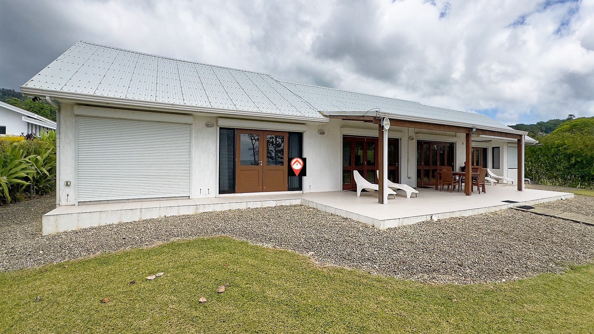 Perfect Family Home - Ocean Frontage