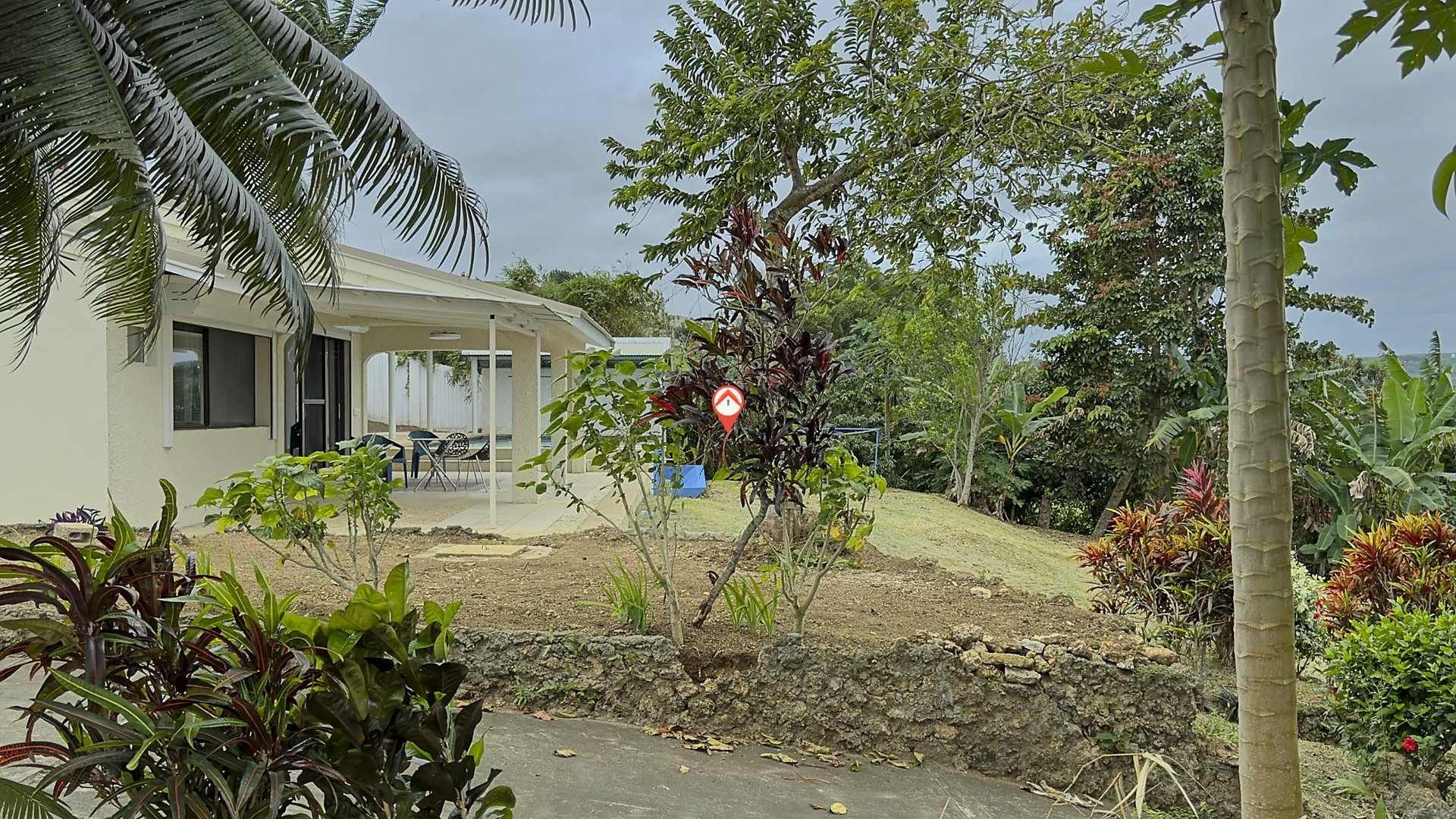Large Lagoon-front Family Rental