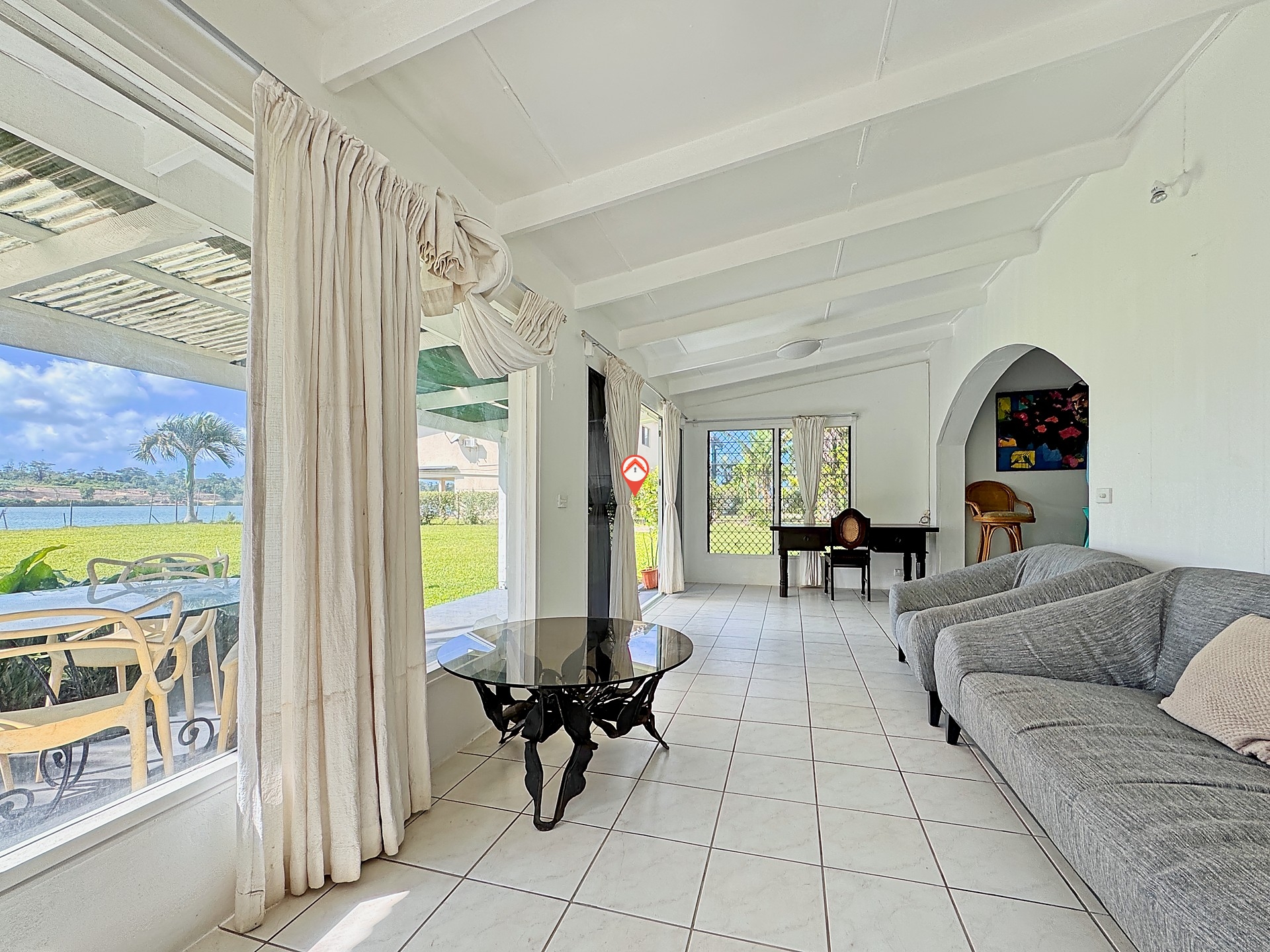 Lagoon-side Cottage 2Brm